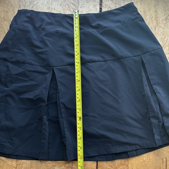 Black lands end pleated tennis skort - Picture 7 of 8